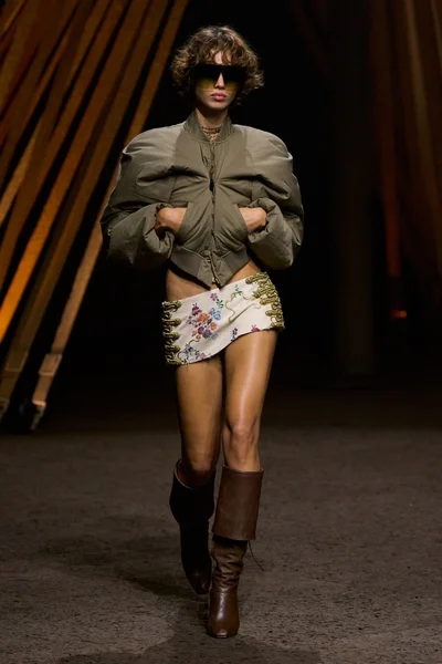 Look 29